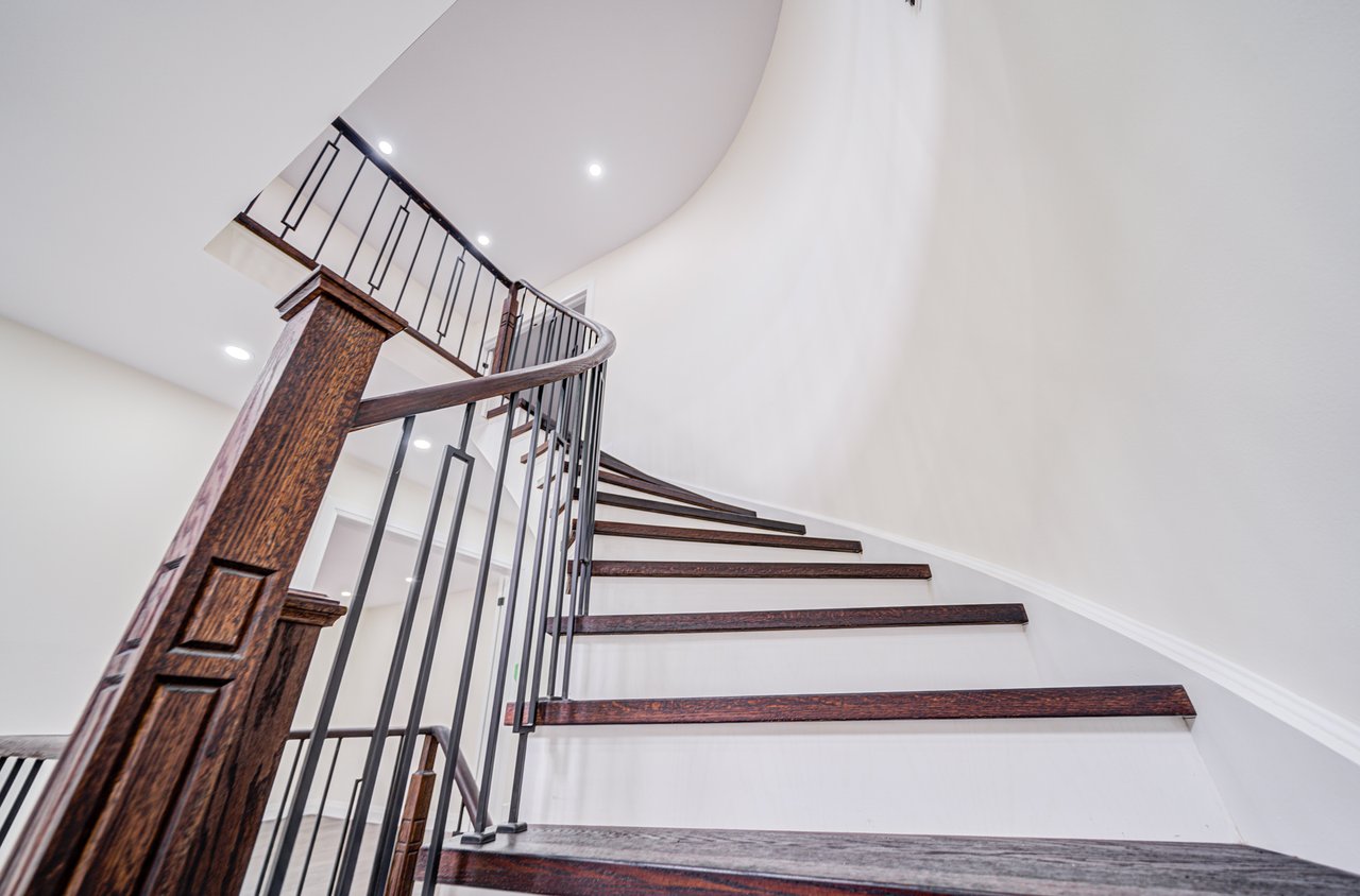 1126 Berkshire Crt