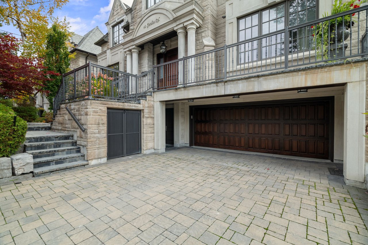  Unmatched Curb Appeal 