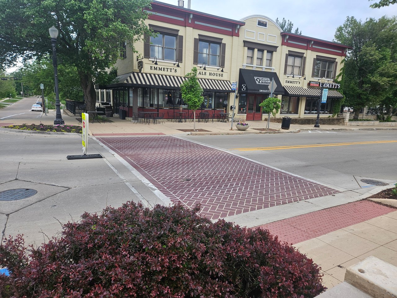 Premier Downtown Downers Grove Restaurant 