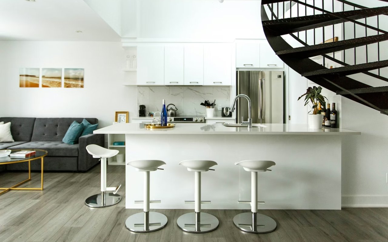 Decoding the Relationship Between Home Age and Market Value