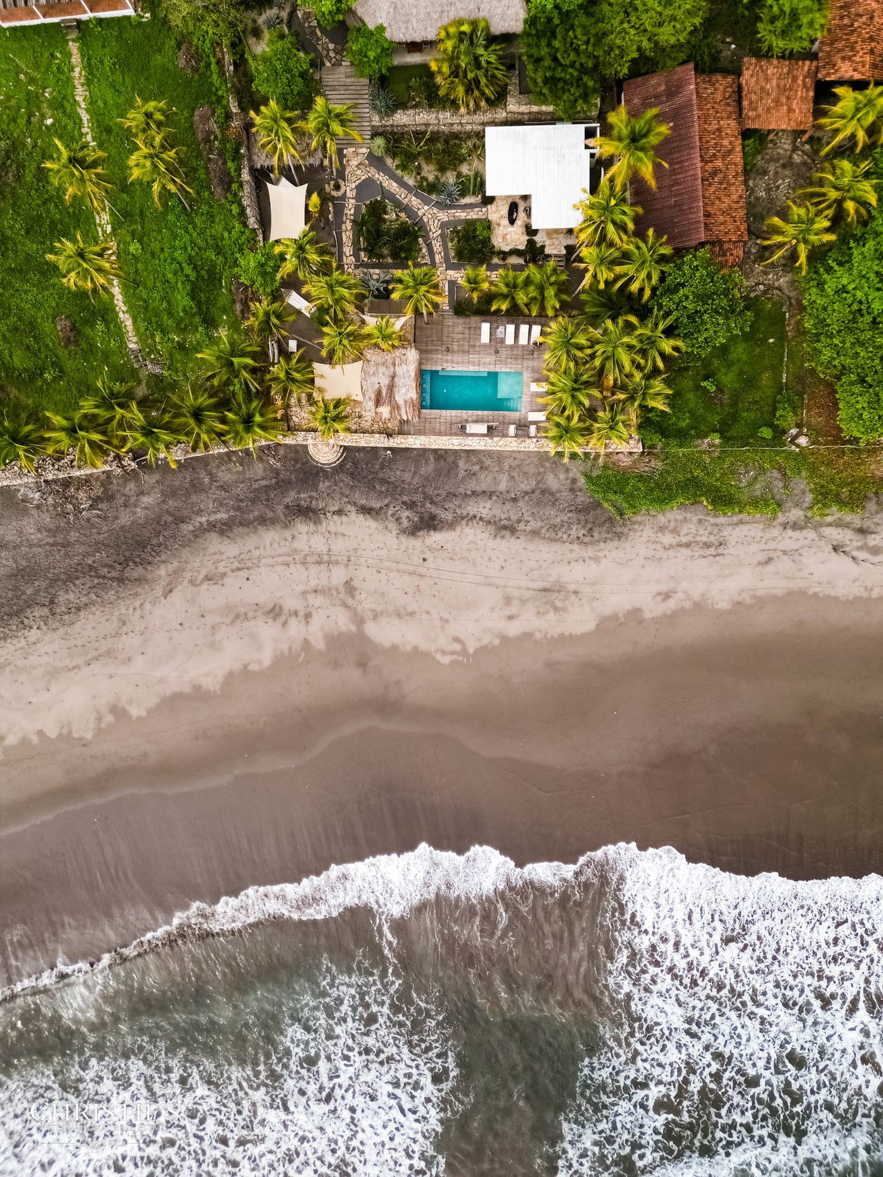 Mandla Boutique Coastal Retreat with World-Class Surf