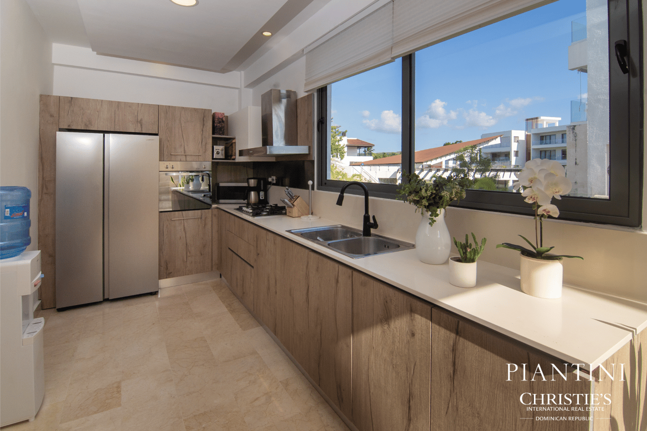 Sunrise Penthouse, Terrenas
