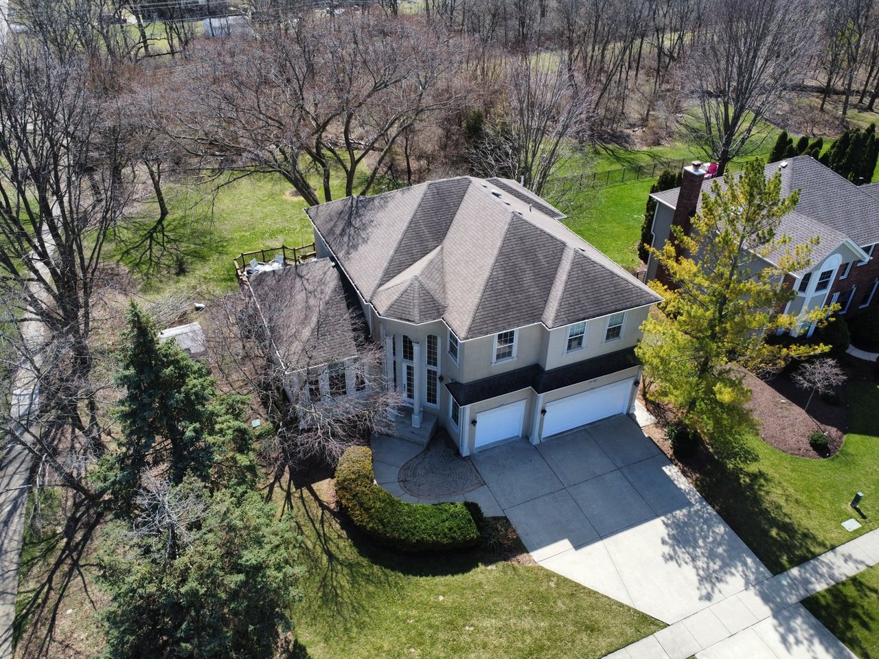 Luxury Living in Chicagoland Suburbs: Where Space, Privacy & Lifestyle Align