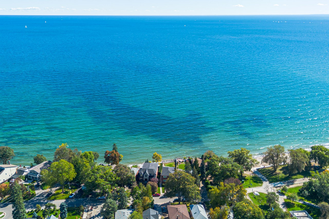 407 Lake Promenade