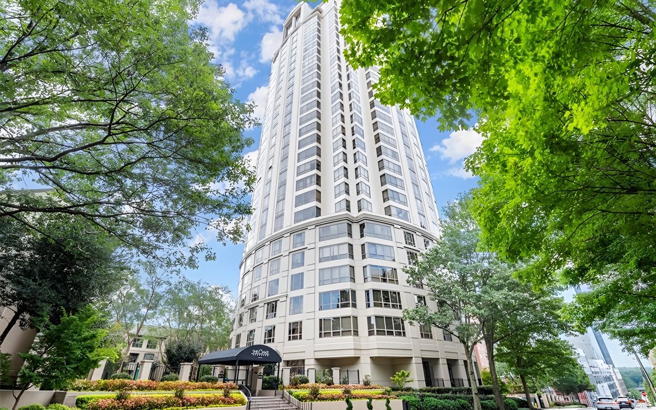 3475 Oak Valley Road NE #1720 in The Oaks at Buckhead
