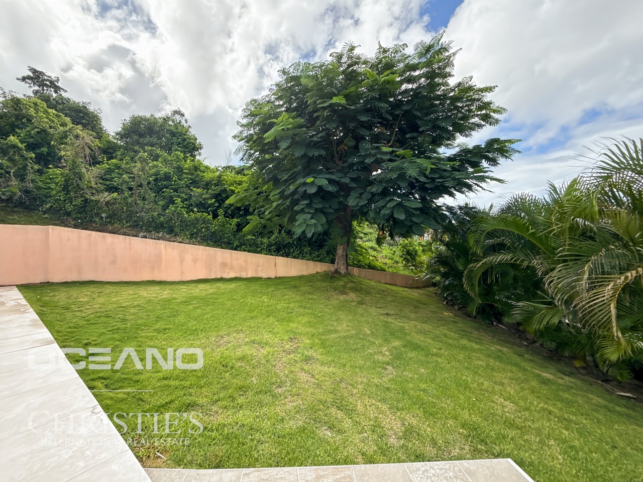 Villa with panoramic sea view