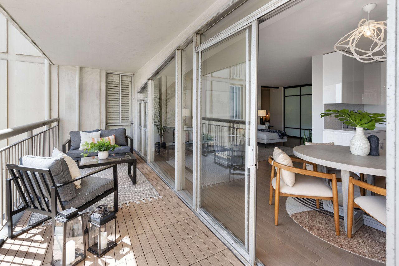 Just-Renovated Pacific Heights Condo With Southern Views