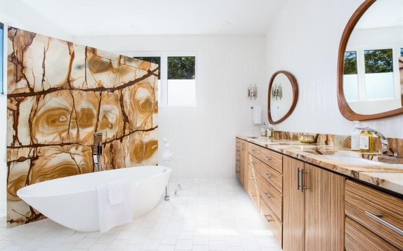 Spa-Worthy Bathrooms That Boast Elegant Luxury