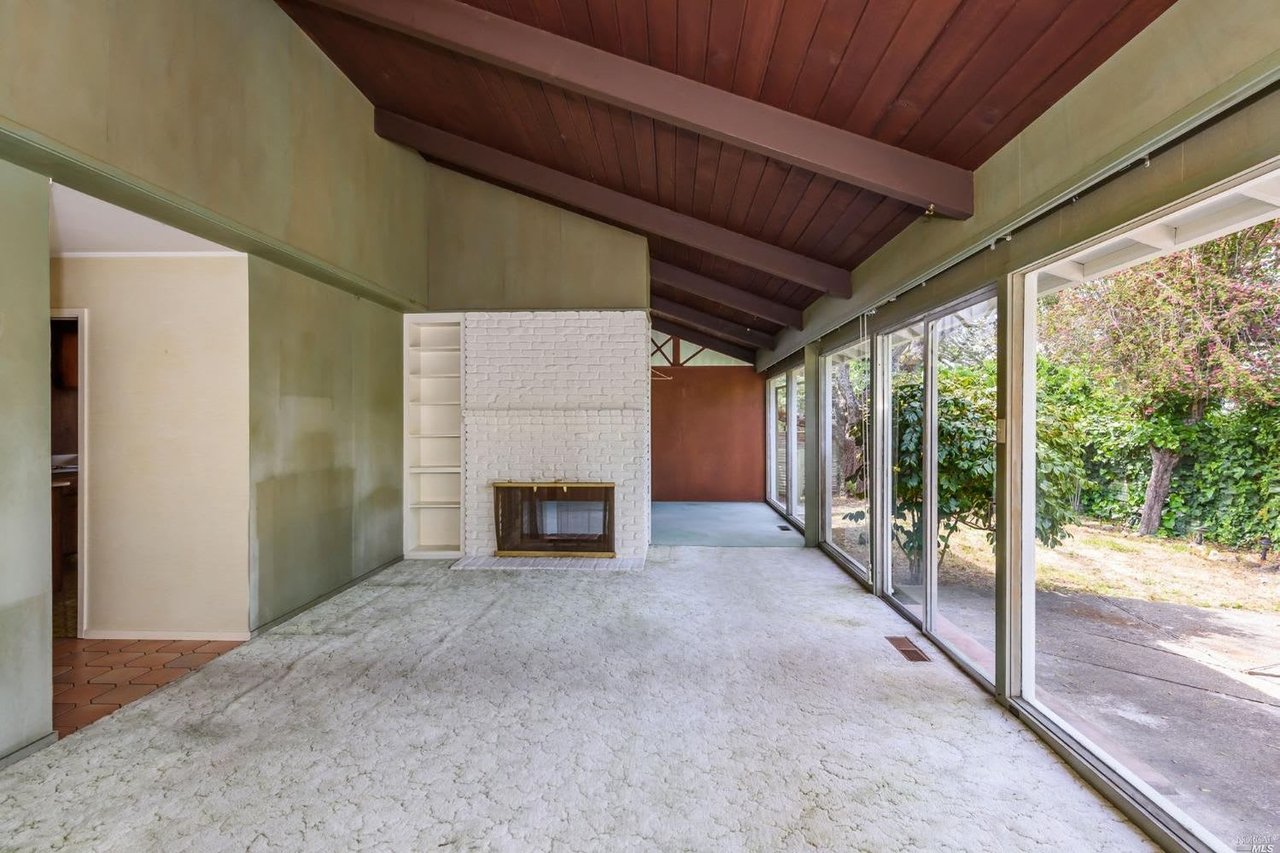 35 Mission Dr