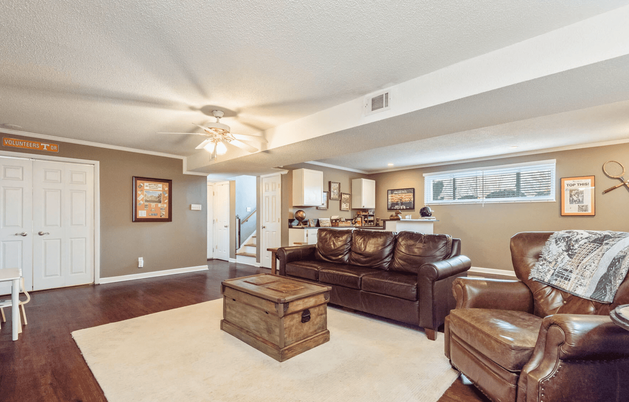 909 Midsouth Rd