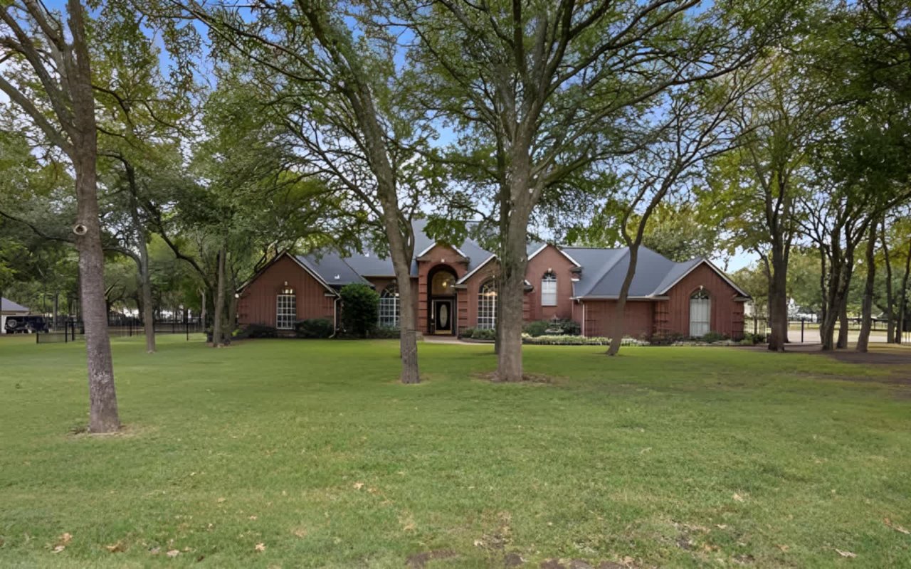 Architectural Landmarks Near Aledo