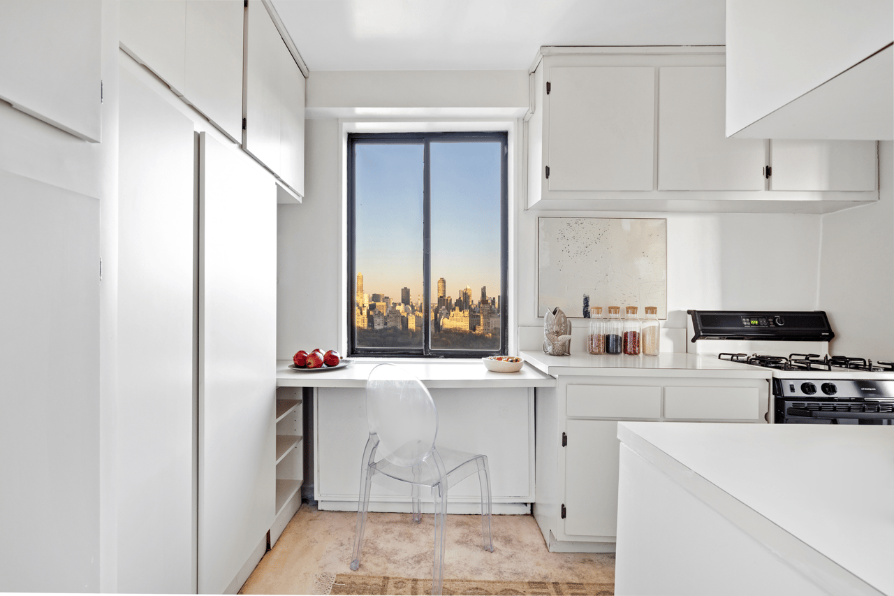 10 West 66th Street Unit: 28F