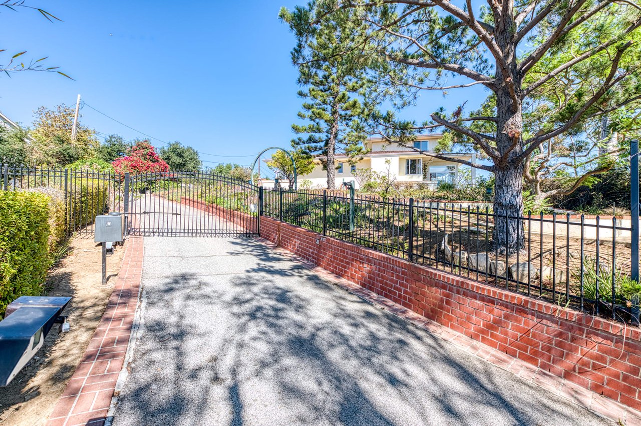 1425 Chautauqua Blvd