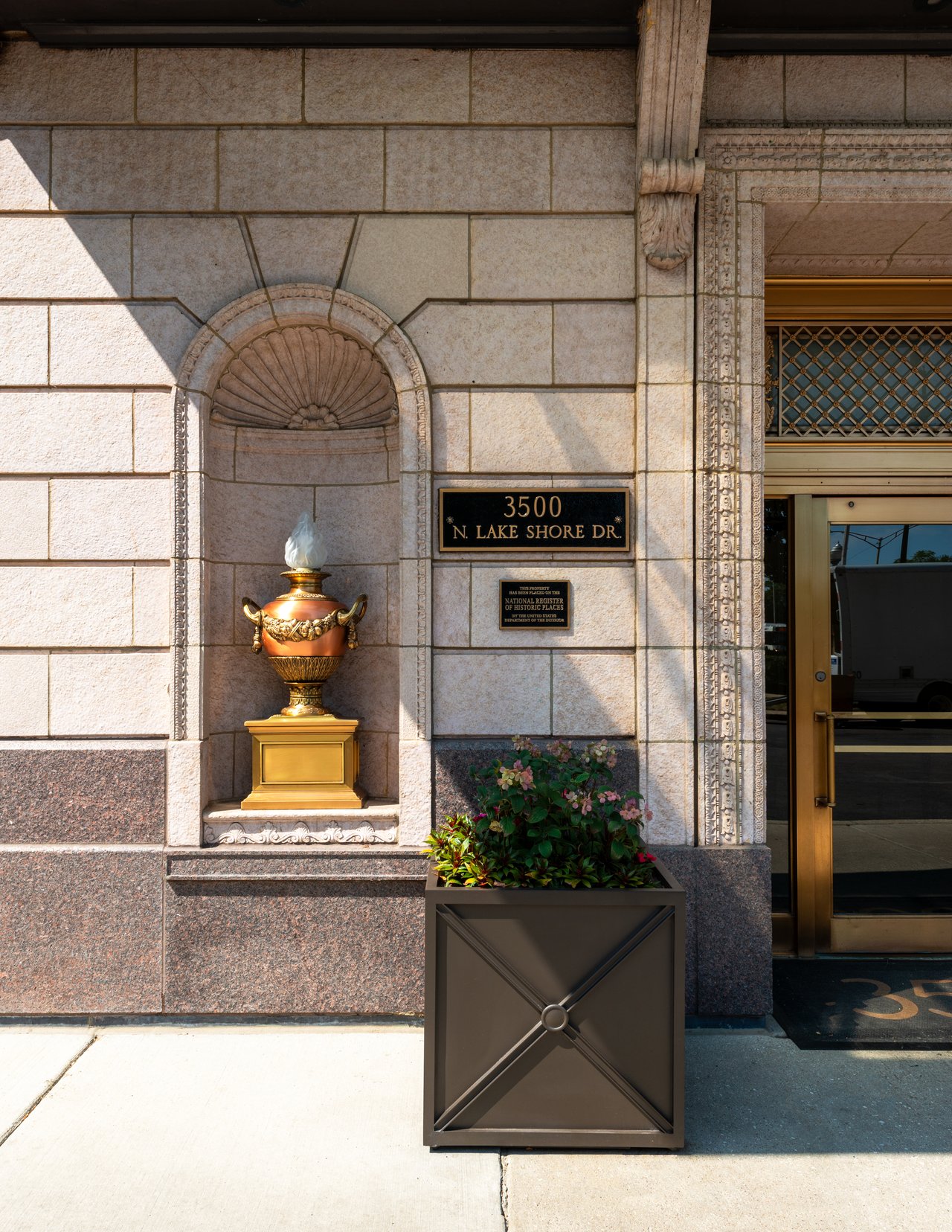 3500 North Lake Shore Drive 6D 