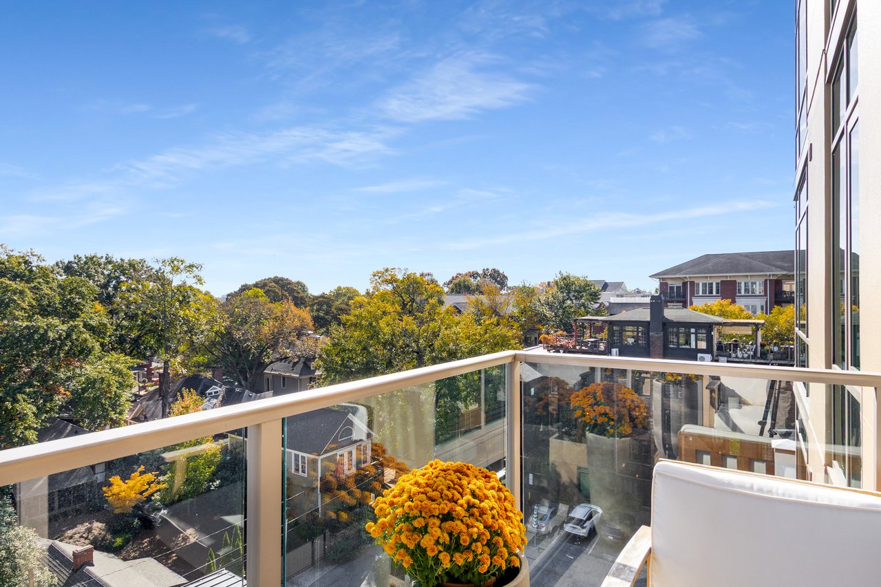 905 Juniper Street NE Unit 704