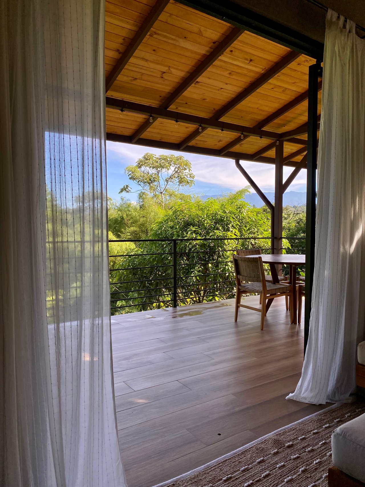 Mountain Oasis with House and Guest Cabin in Las Brisas, San Vito 