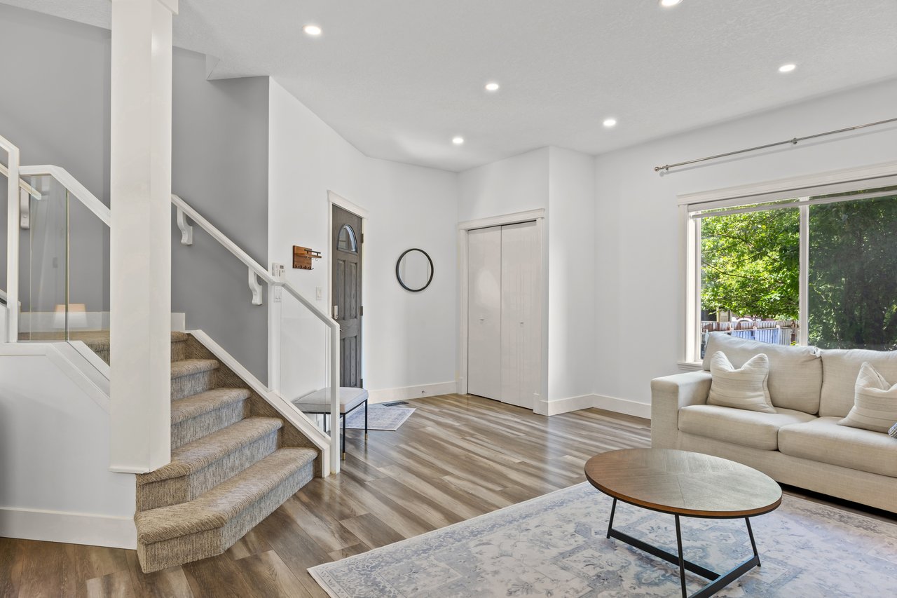 1728 36 Avenue SW Unit: 2