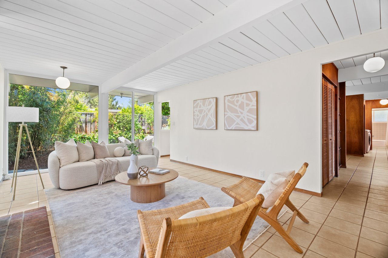 858 Cornwall CT