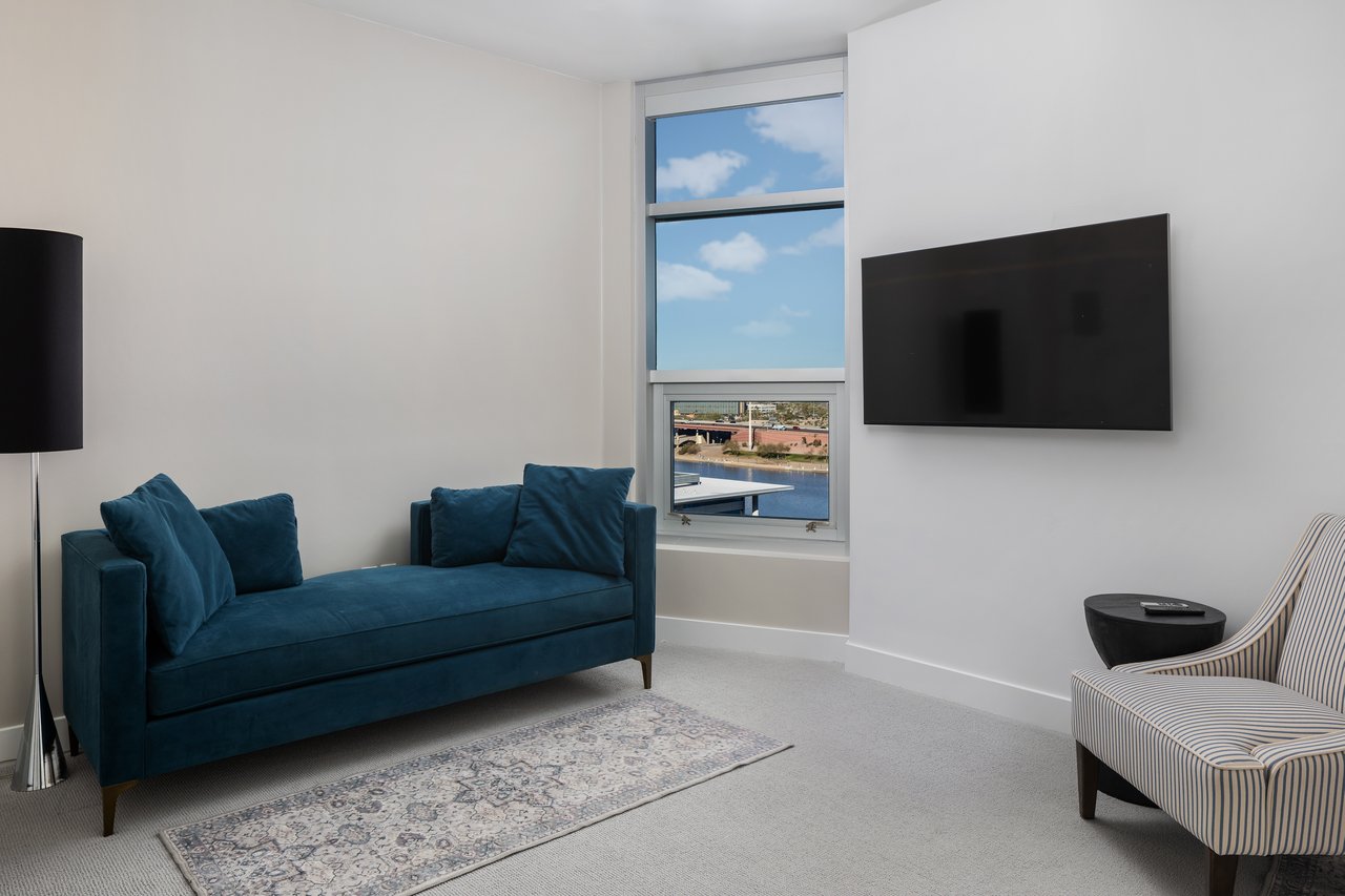 140 E RIO SALADO Parkway 1103