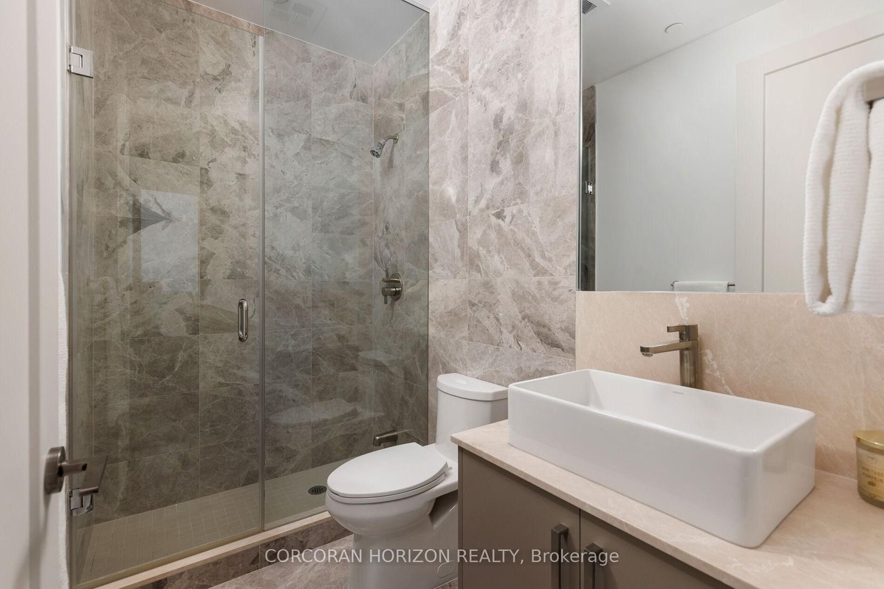 PENTHOUSE OPULENCE BY THE EGLINTON LRT