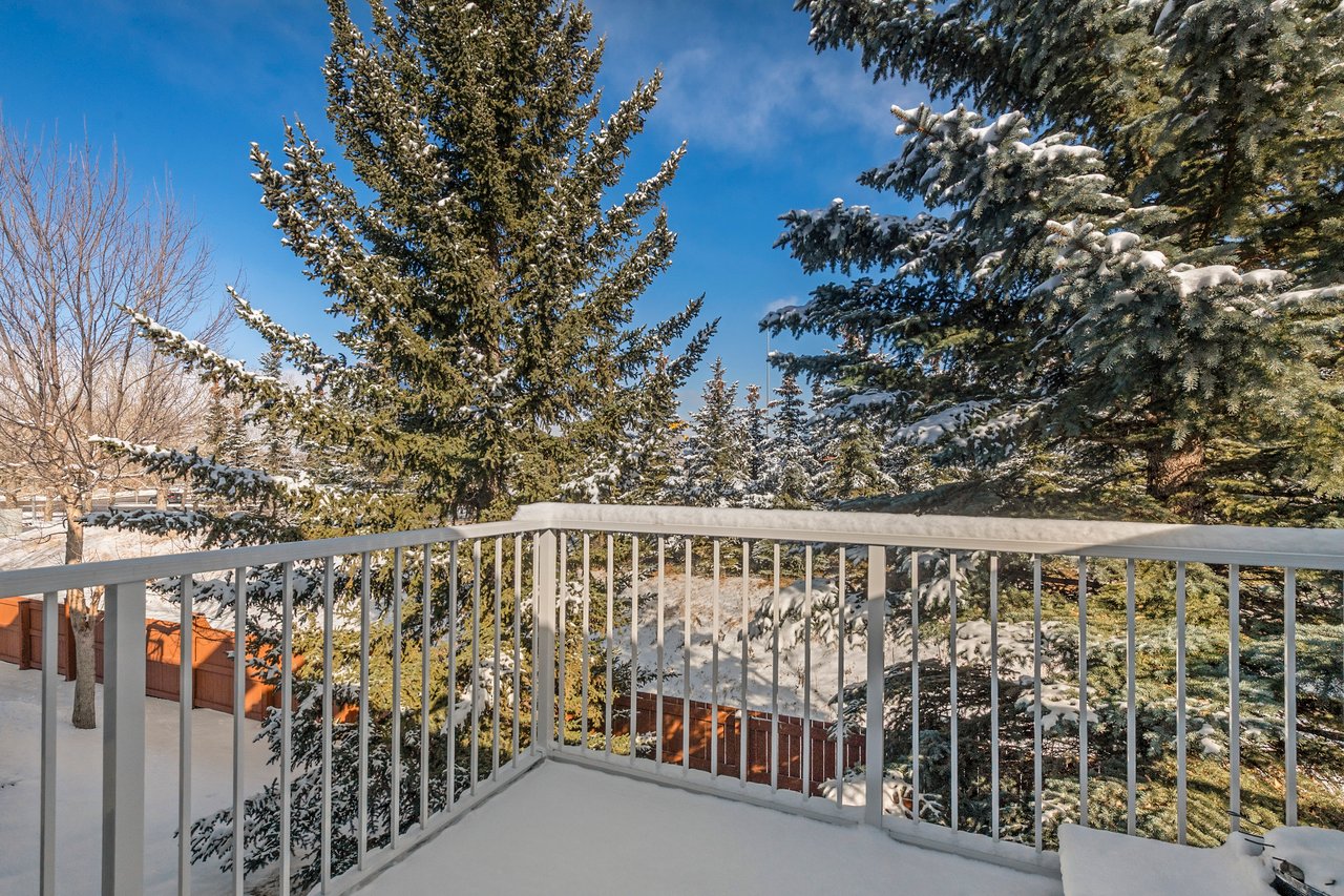 180 Valley Ridge Heights NW