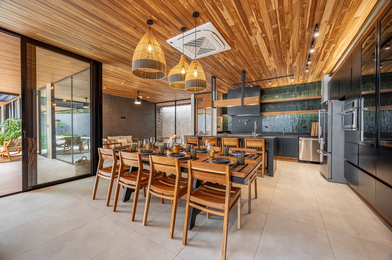 Casa Uchuva | Architectural Harmony of Wood, Stone, and Light