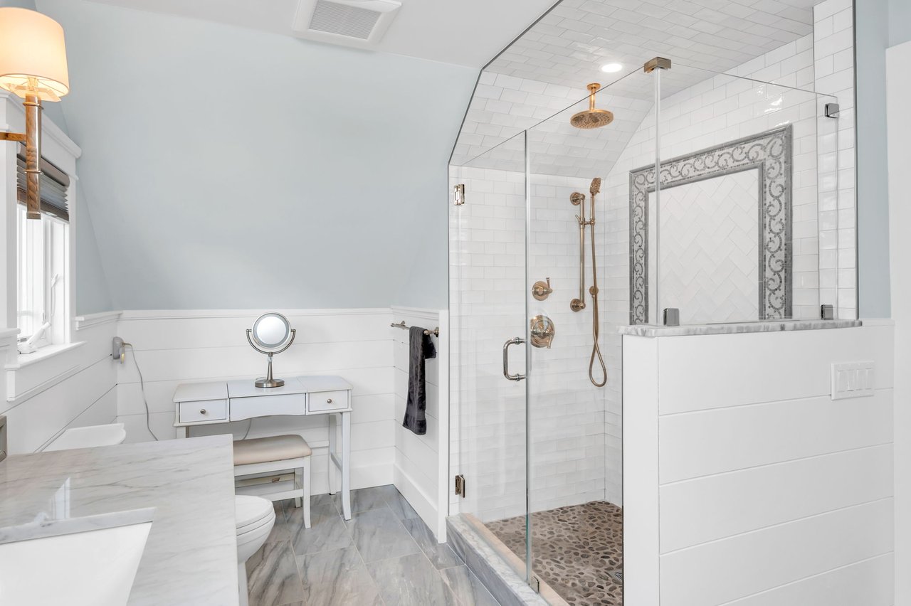 Exclusive Curtis Point Home with Pool