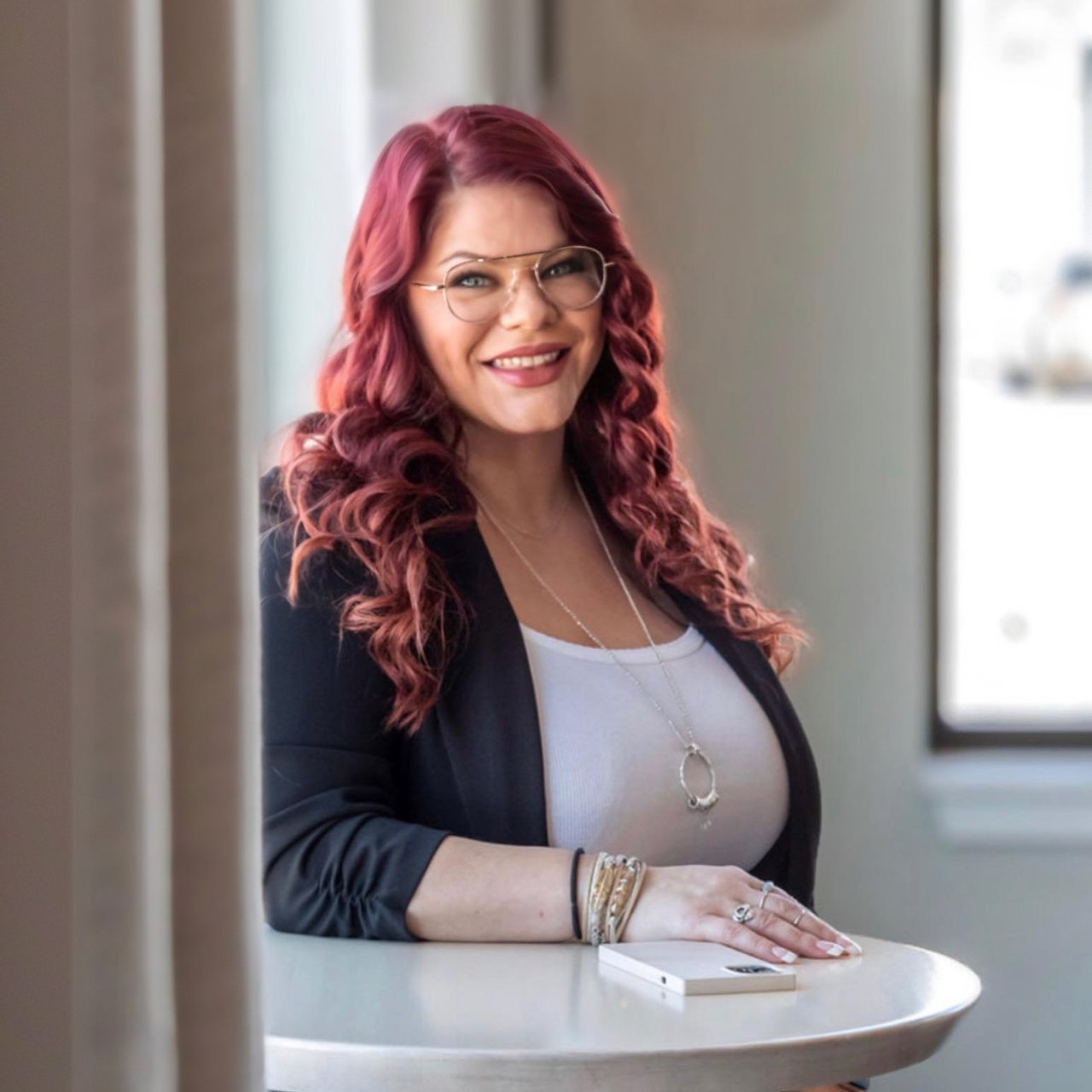 Kari Wilson Bartlett, IL Real Estate Agent Headshot