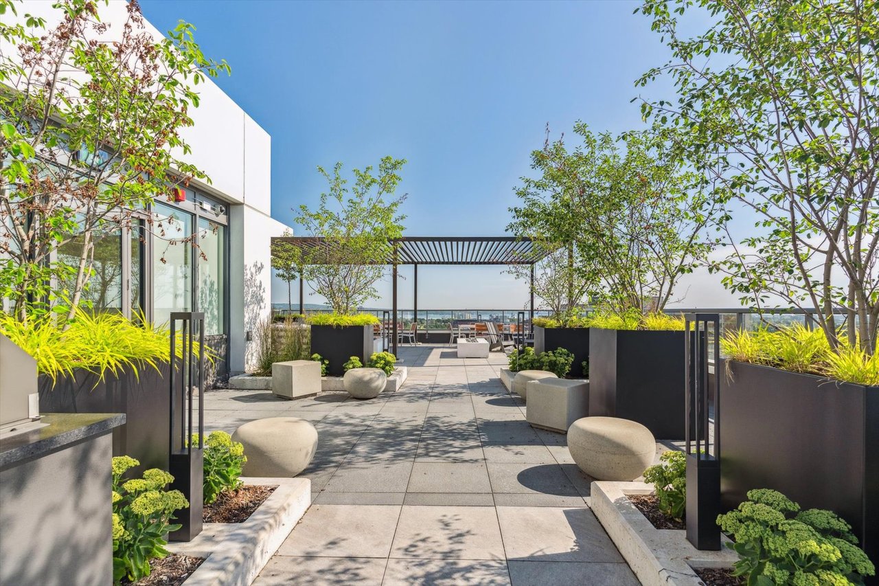 #403 - 212 King William Street