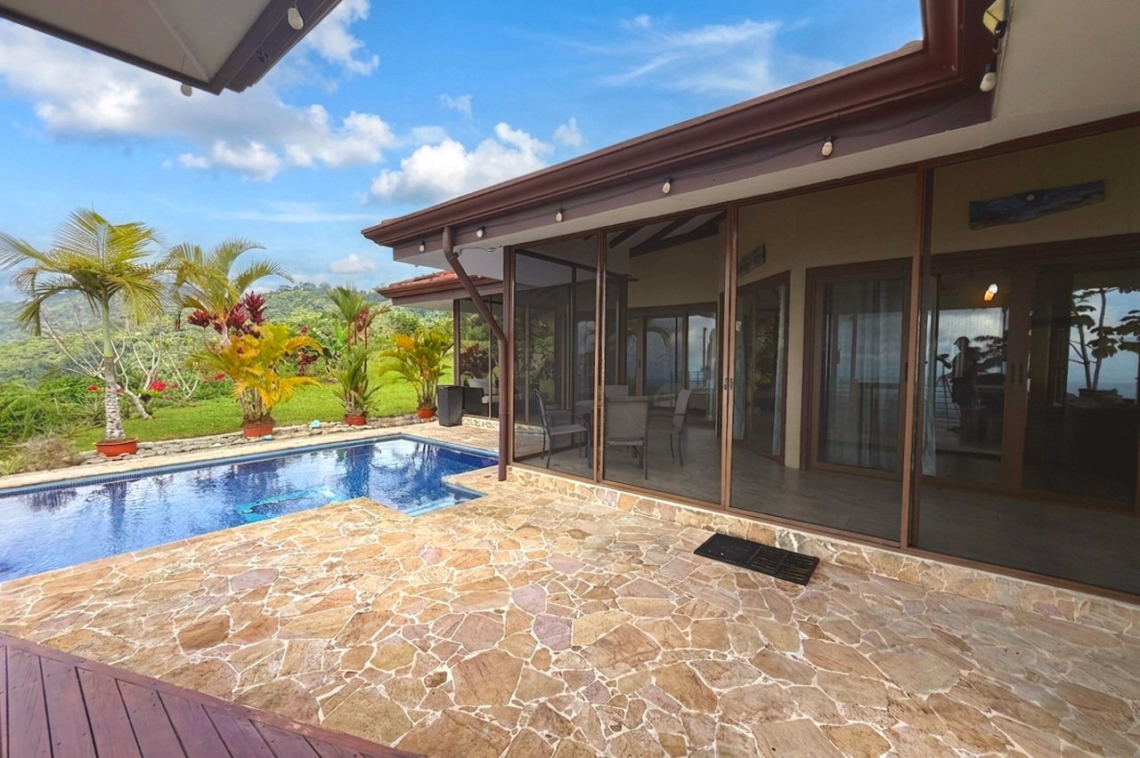 Ocean-View 3-Bedroom Home with 1-Bed Guesthouse, Pool & Spectacular Panoramic Views of Osa Peninsula in Balsar above Ciudad Cortés Costa Rica