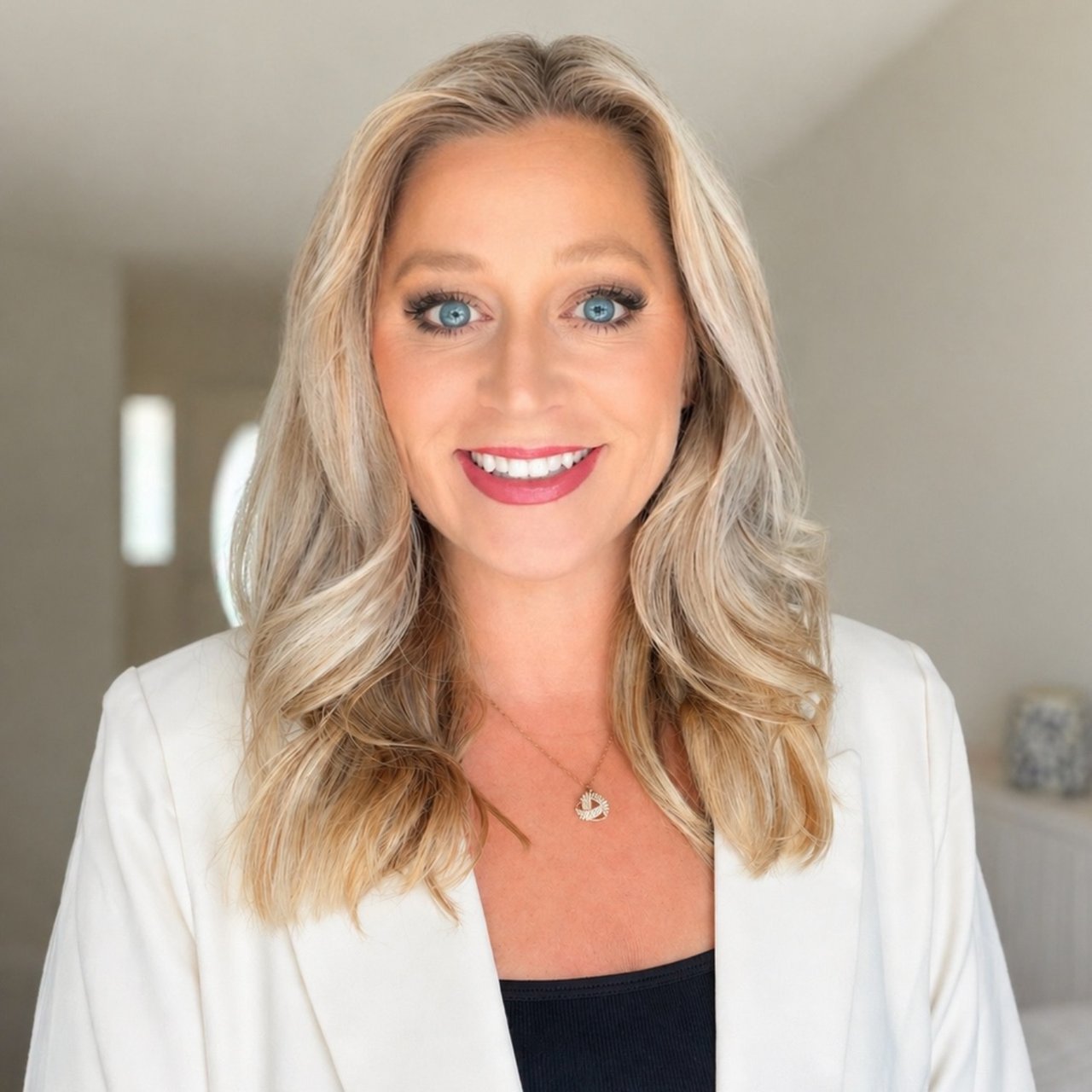 Courtney Williams	Navarre, FL Real Estate Agent Headshot