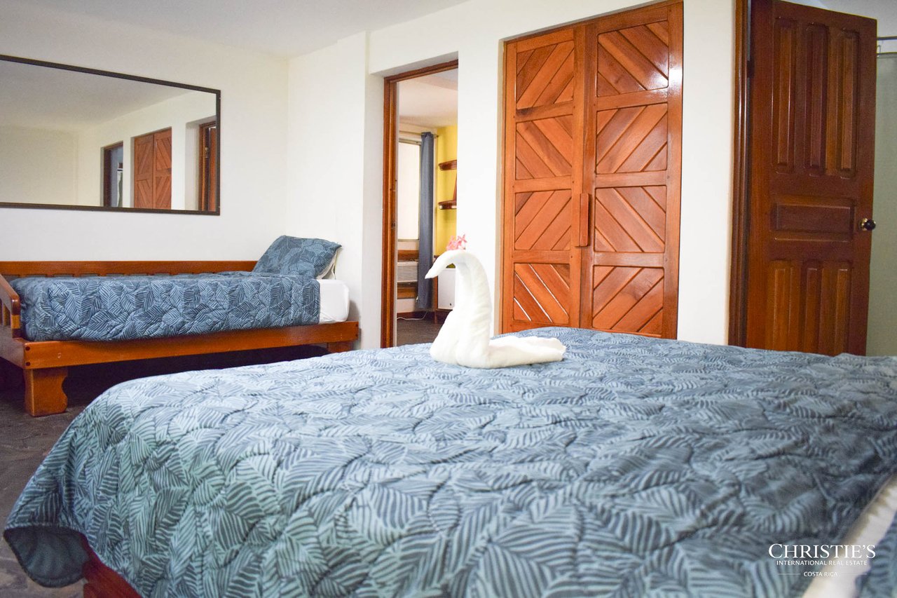 Hotel Las Tortugas - Legendary Beachfront Boutique Hotel 