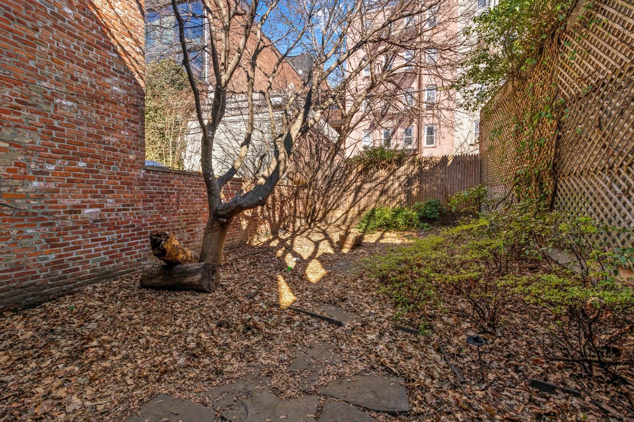 21 Dean St