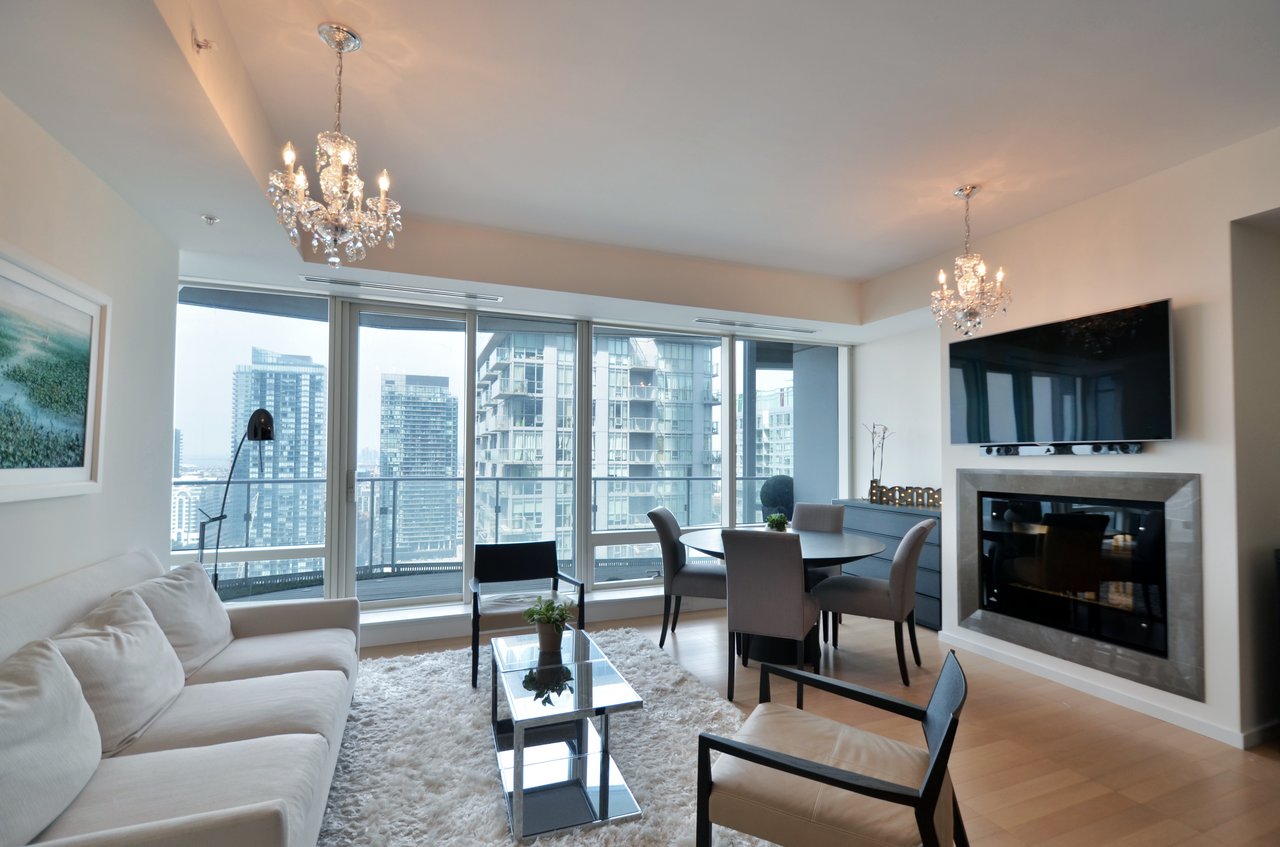 Suite 3003- 180 University Ave