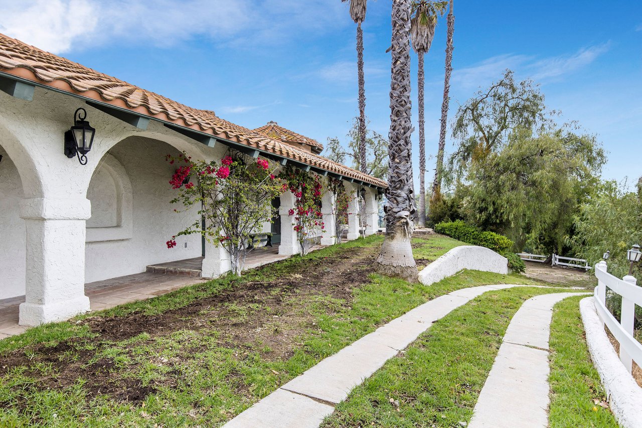 24820 Jacob Hamblin Rd