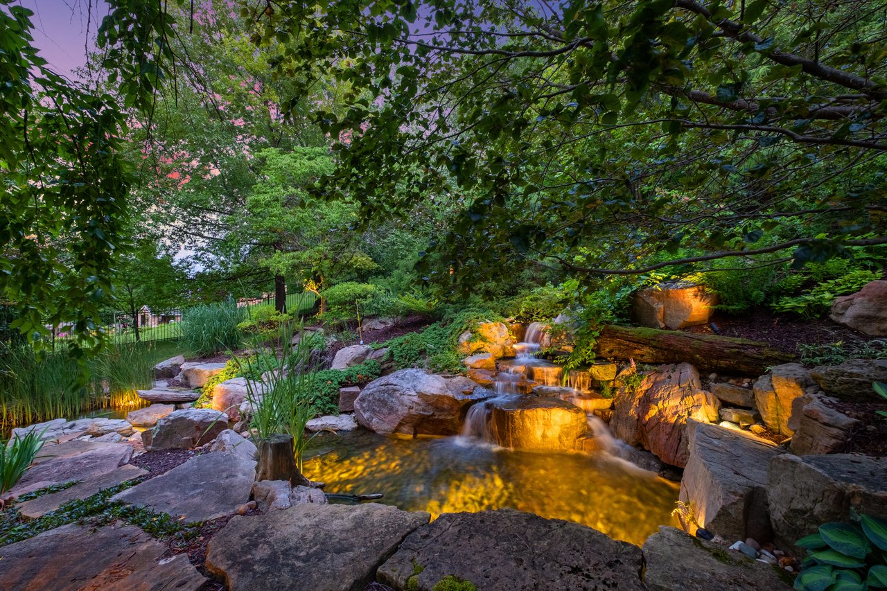 A Town & Country Sanctuary on 2+ Acres With a Surprising Backdrop 