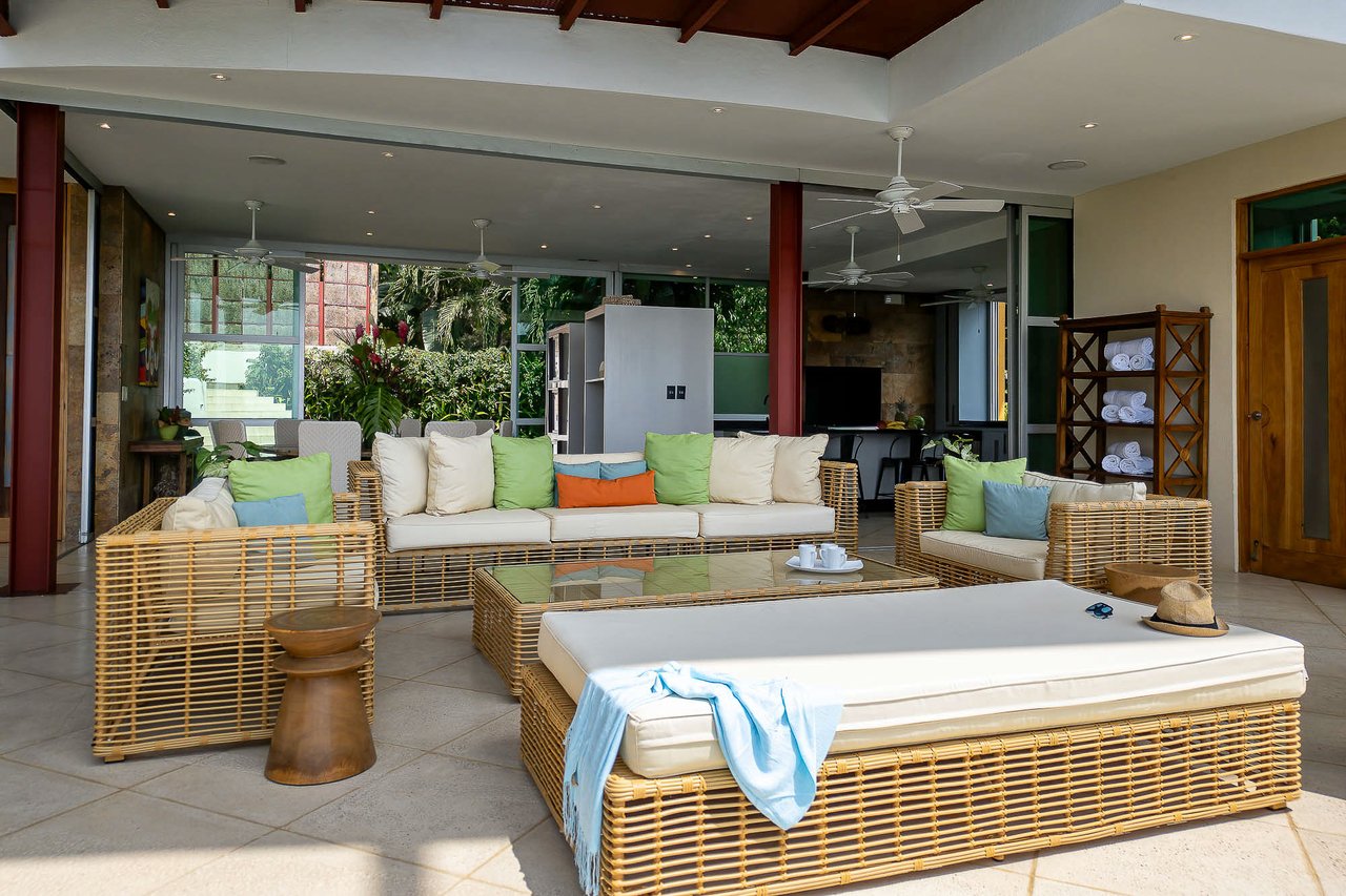 Casa Fantastica Luxury Mountain and Ocean View Villa