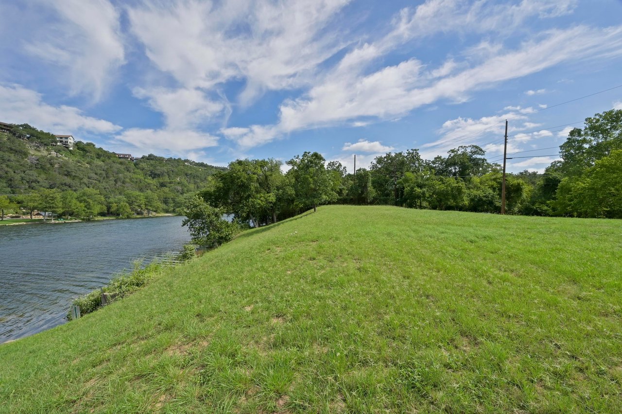 3418 Blue Jay Lane