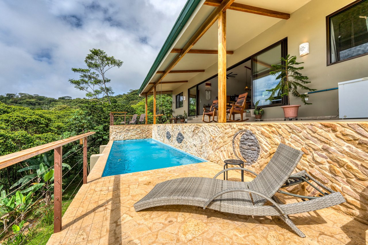 NEW PRIVATE MOUNTAIN HOME WITH OCEAN VIEWS ABOVE LAGUNAS