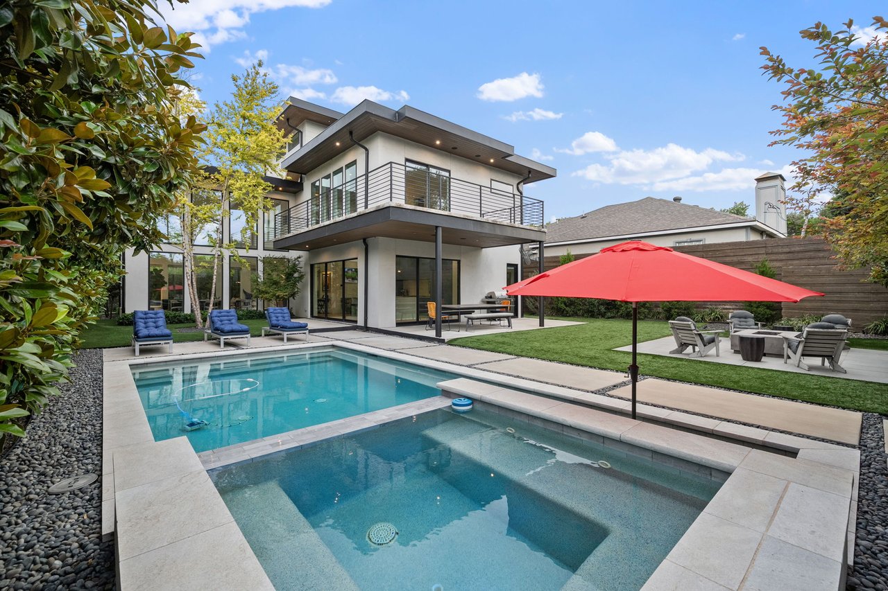 423 W Colorado Boulevard