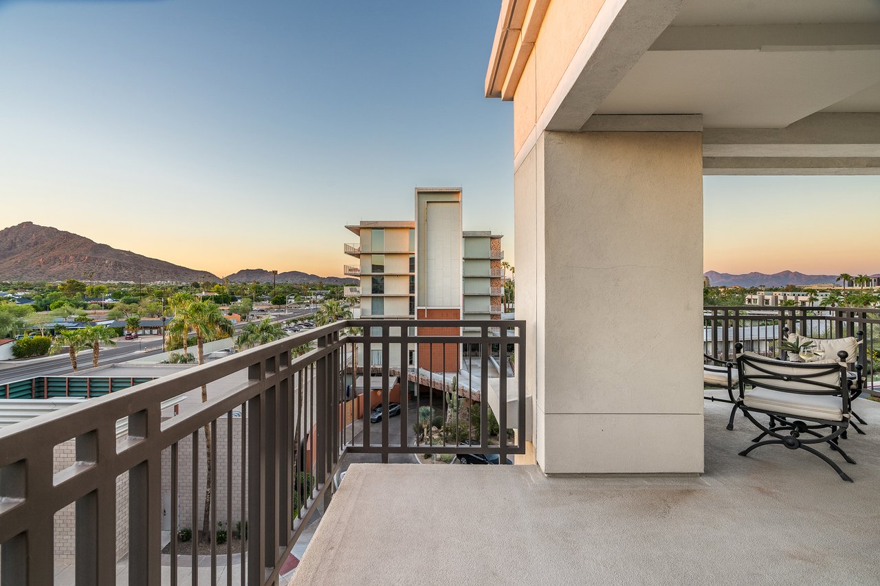 6803 E MAIN Street, 5511