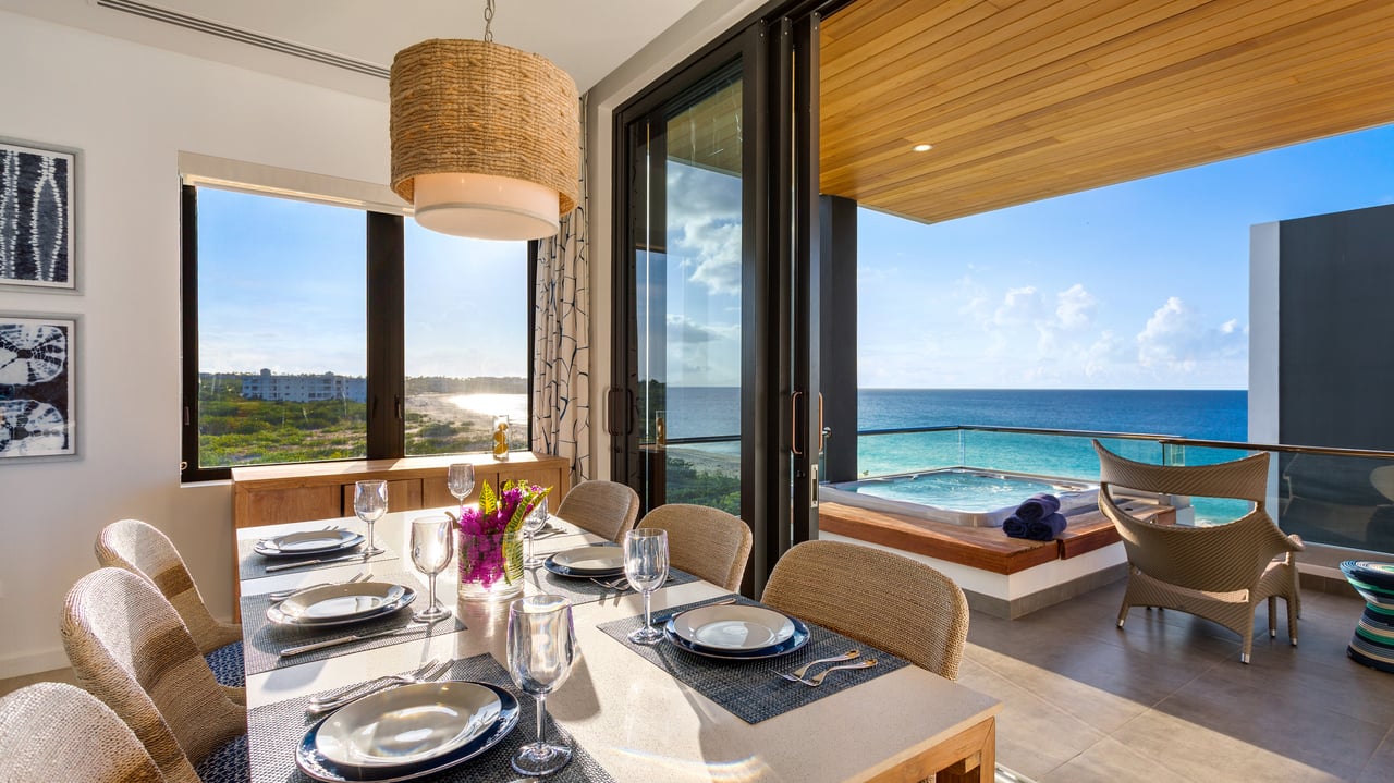 Tranquility Beach - Penthouse Villa 