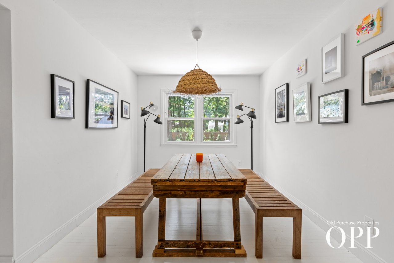 A BELLPORT VILLAGE RETREAT