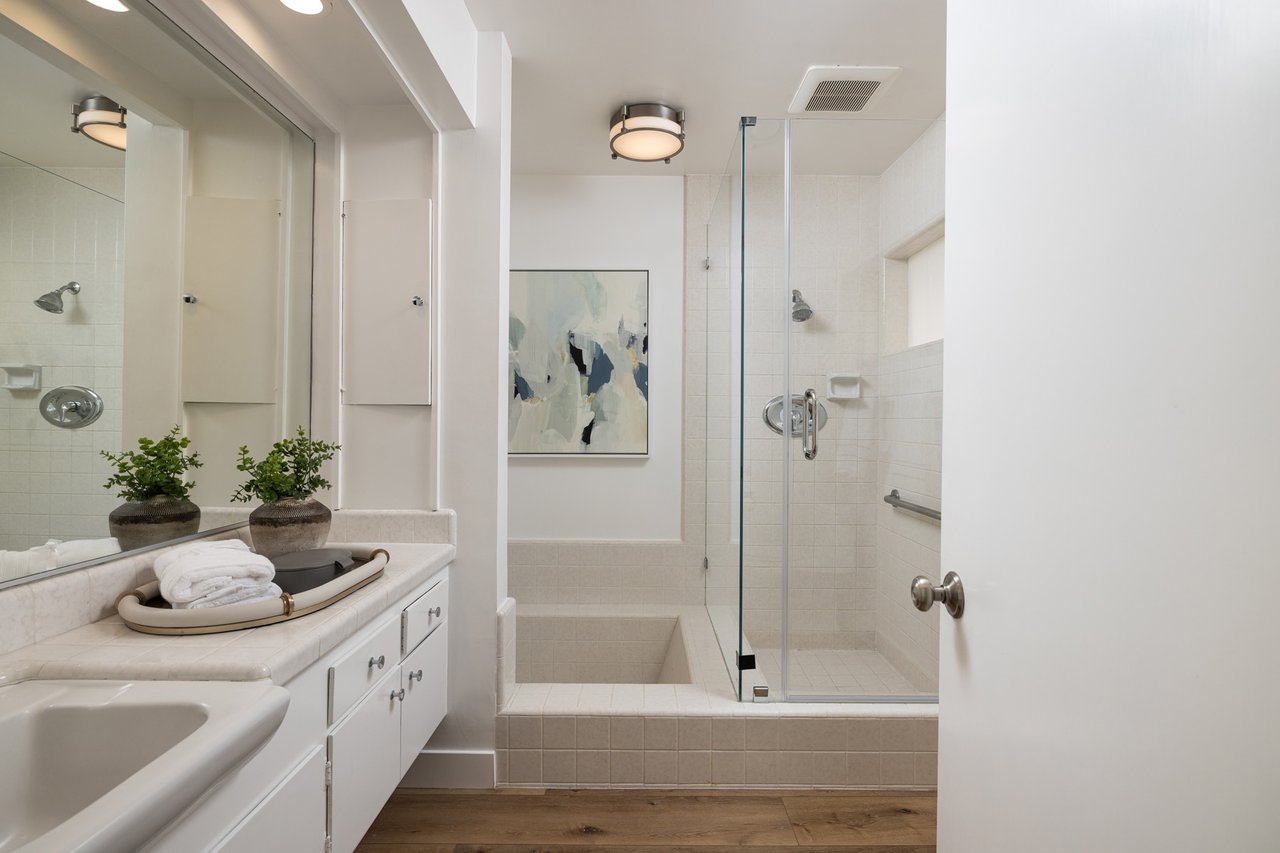 1007 White Sails Way