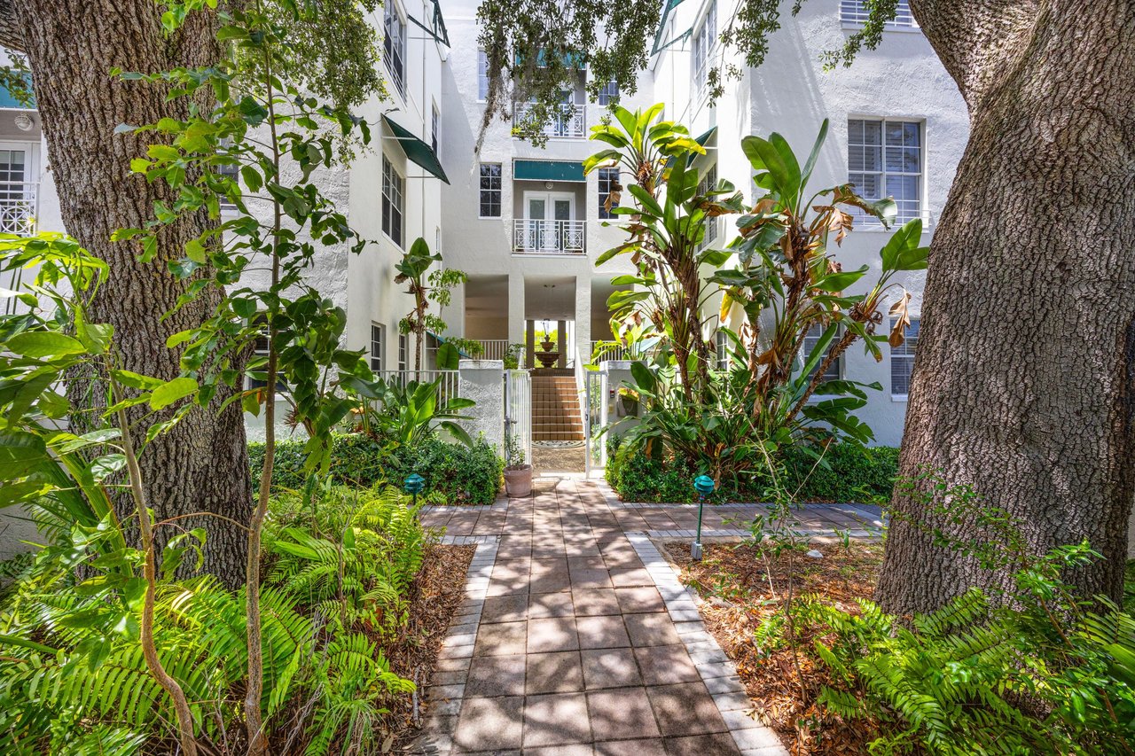 Tri-Level Townhome in the Heart of South Miami