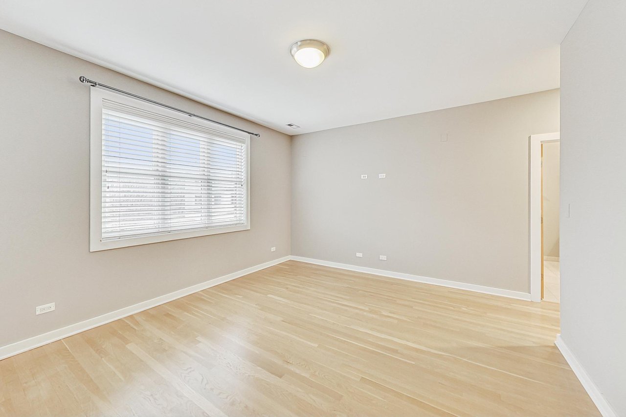 689 N Peoria St Unit 2N