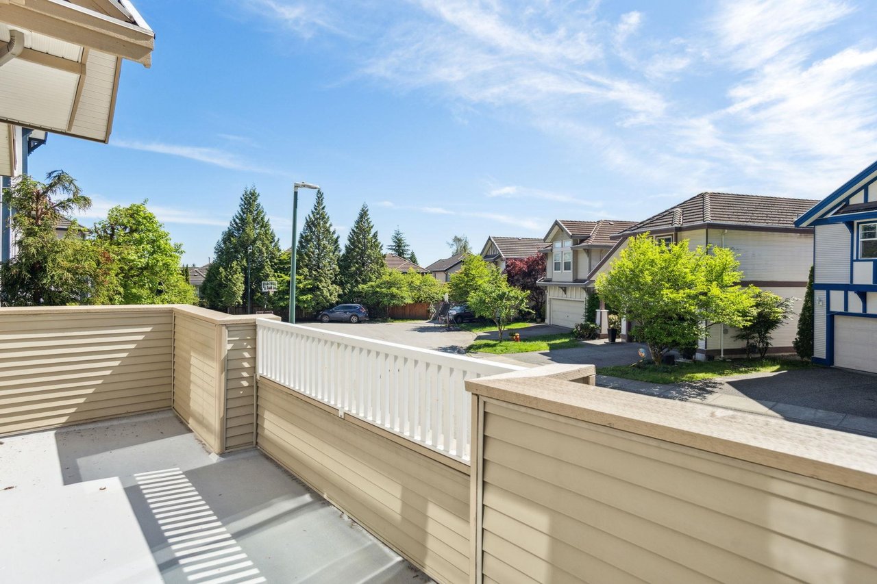 1699 Arbutus Pl