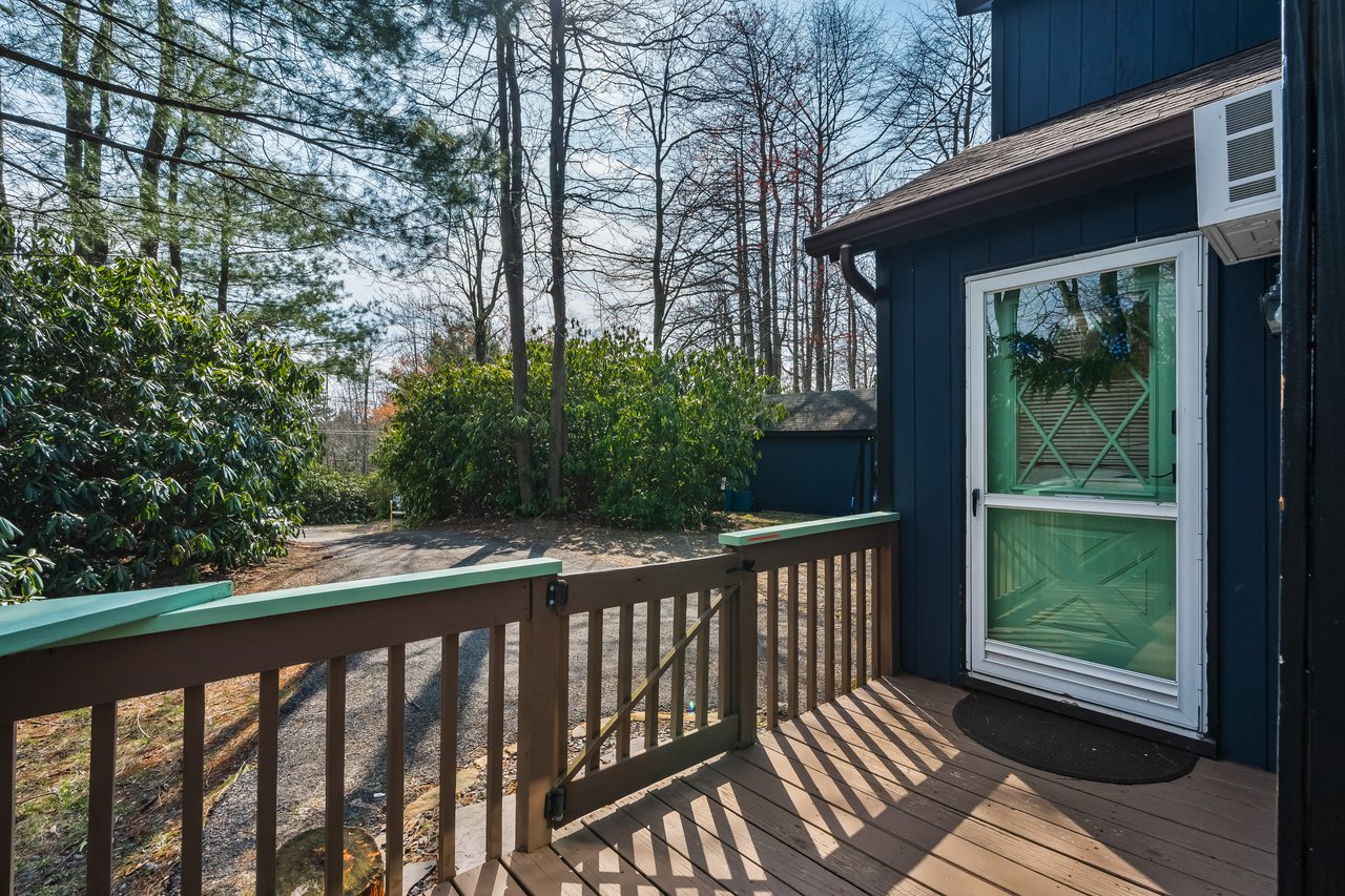 112 Crazy Horse Court