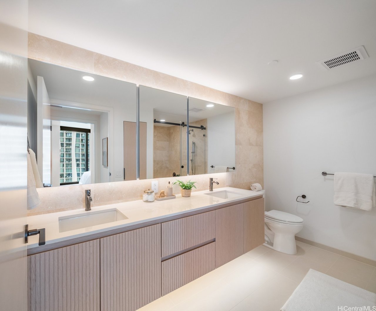 333 Ward Avenue #2106