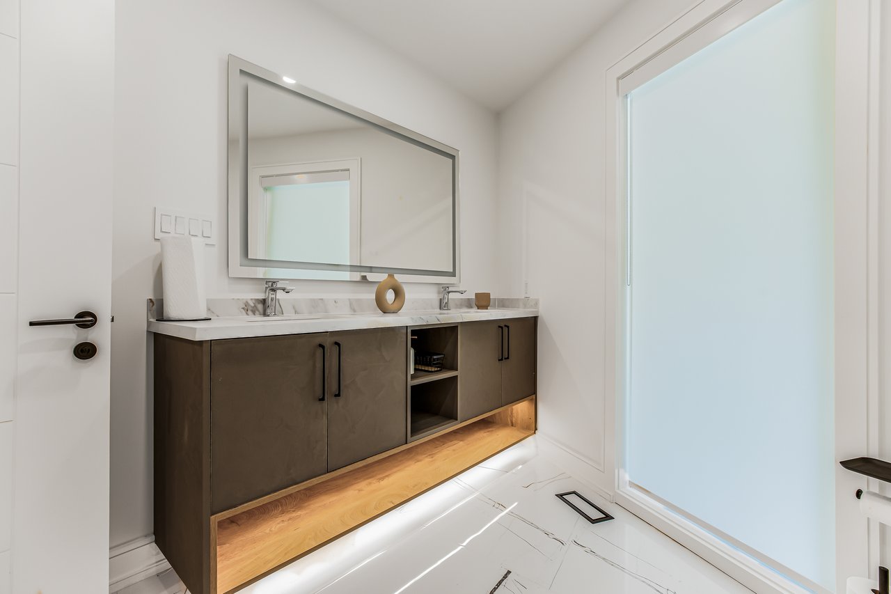 285 Balmy Beach Road